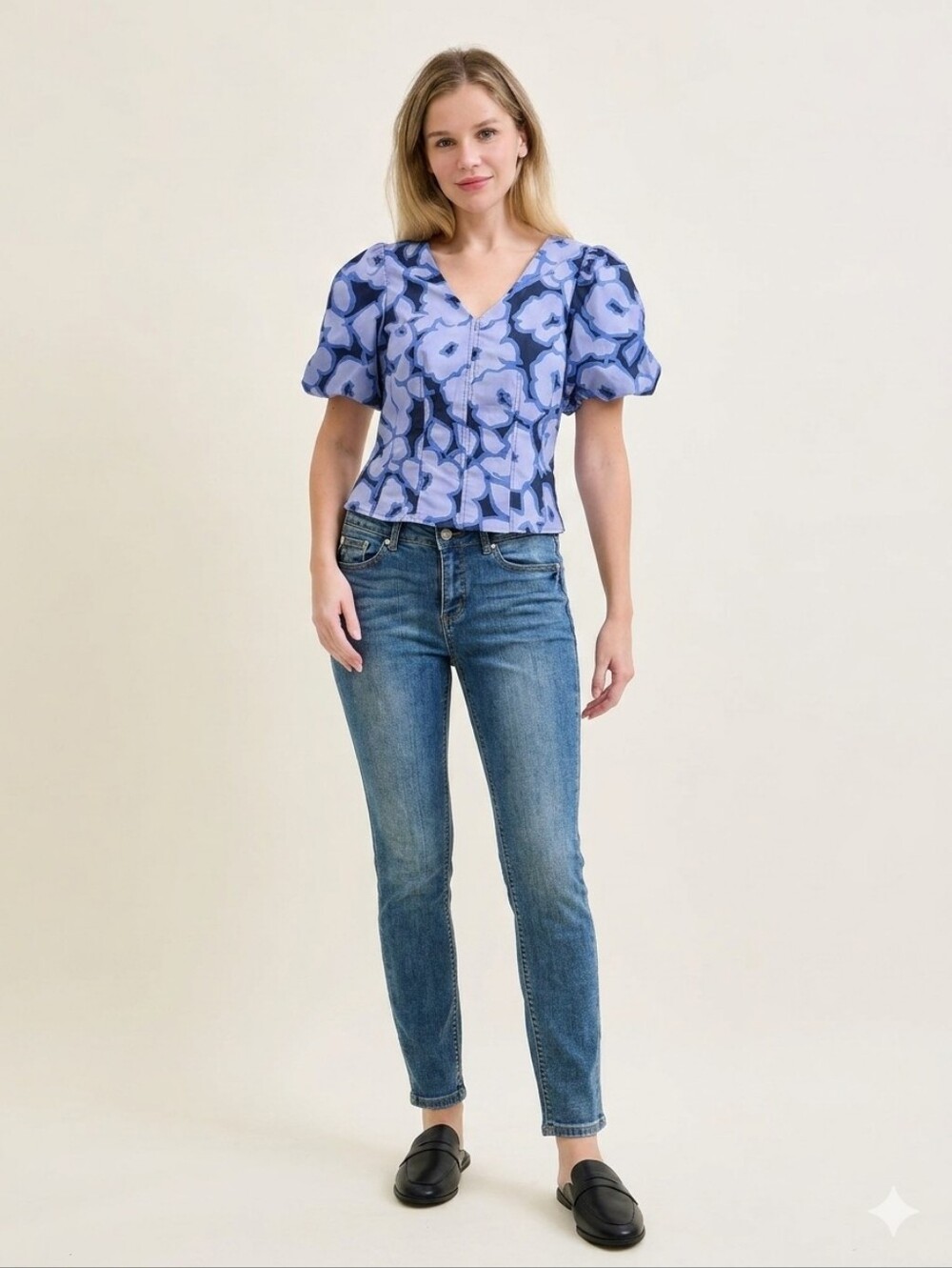 Judy Blue Mid-Rise Skinny Fit Jeans in Classic Blue Wash